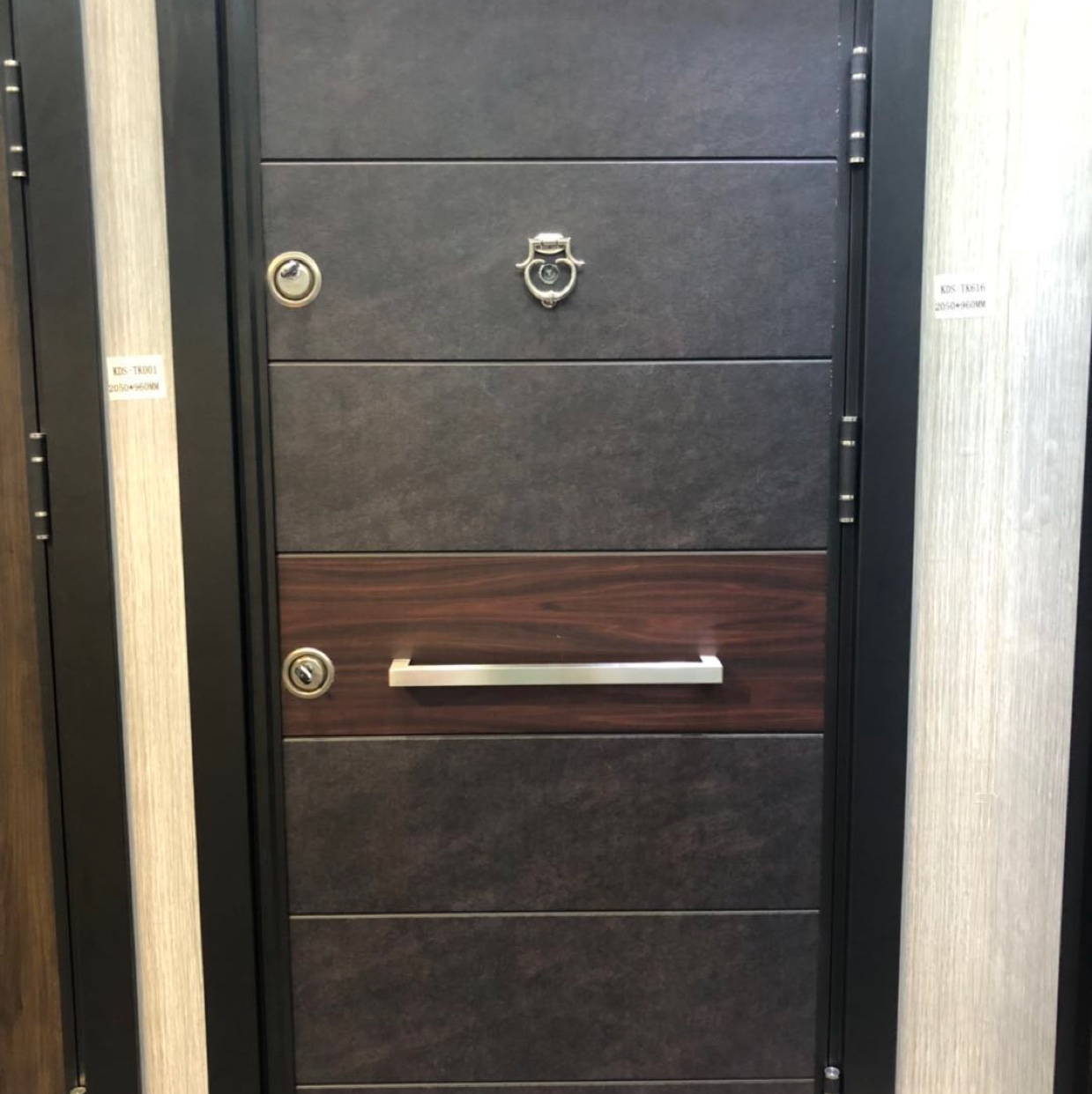 Anti-theft door, armored door, entrance door, swing door