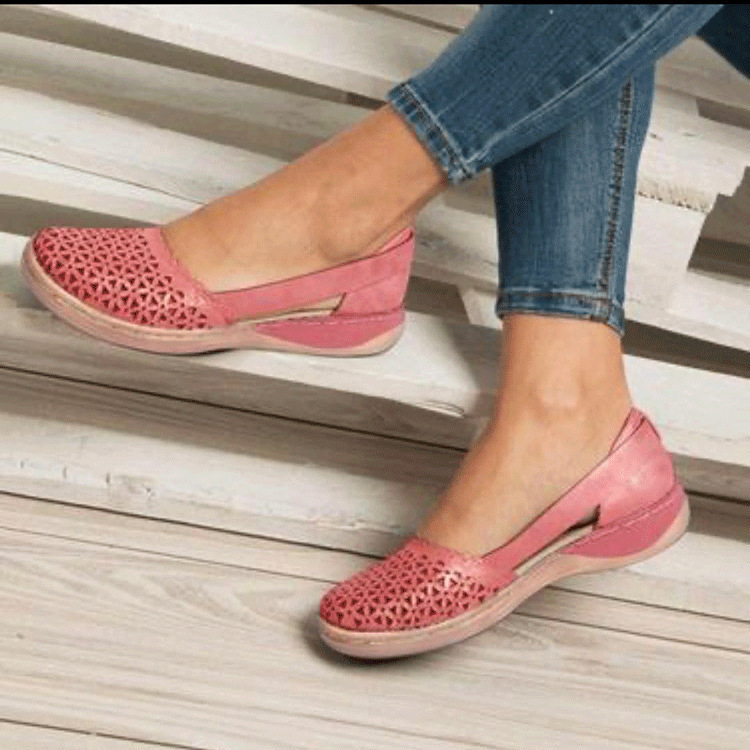 wish's 2021 new style of independent station fashion sandals for women with a hollowed-out top, size 43 large flat sandals for women details Picture