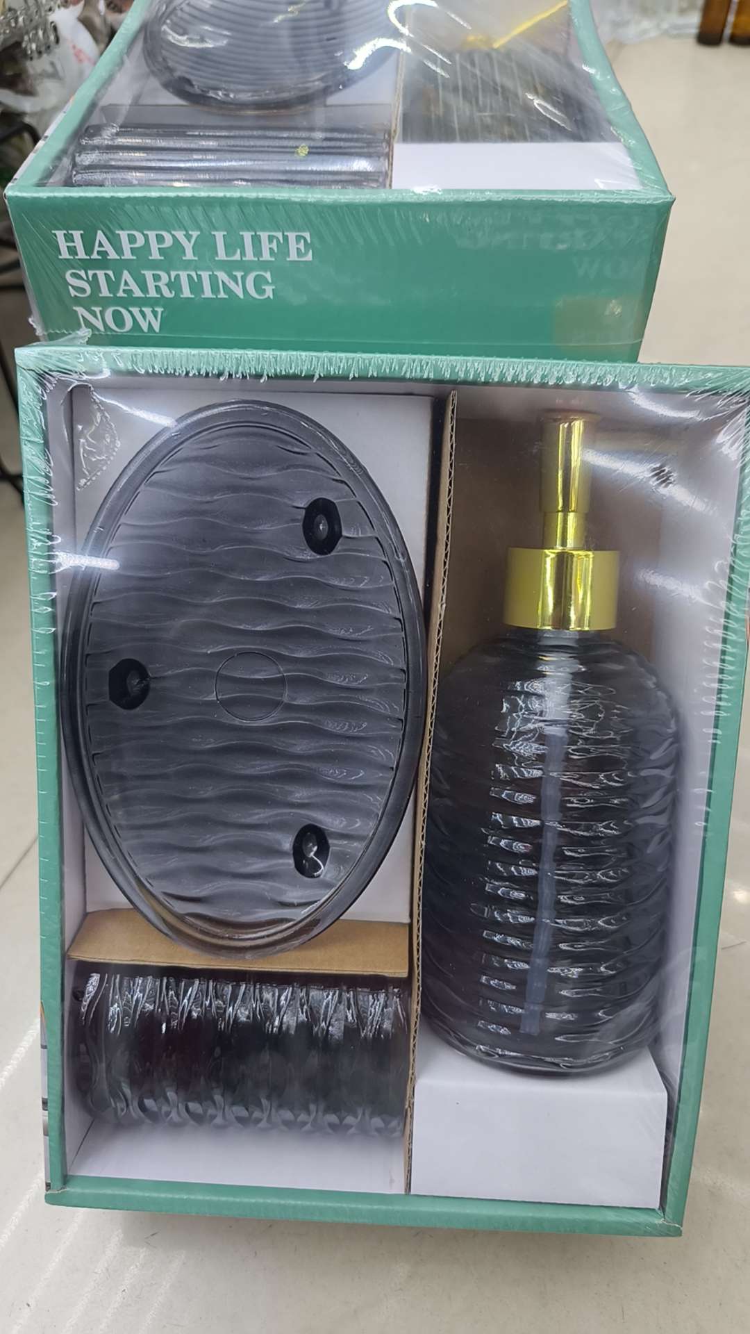 玻璃瓶，玻璃制品，洗手液瓶，日用百货，乳液瓶白底实物图