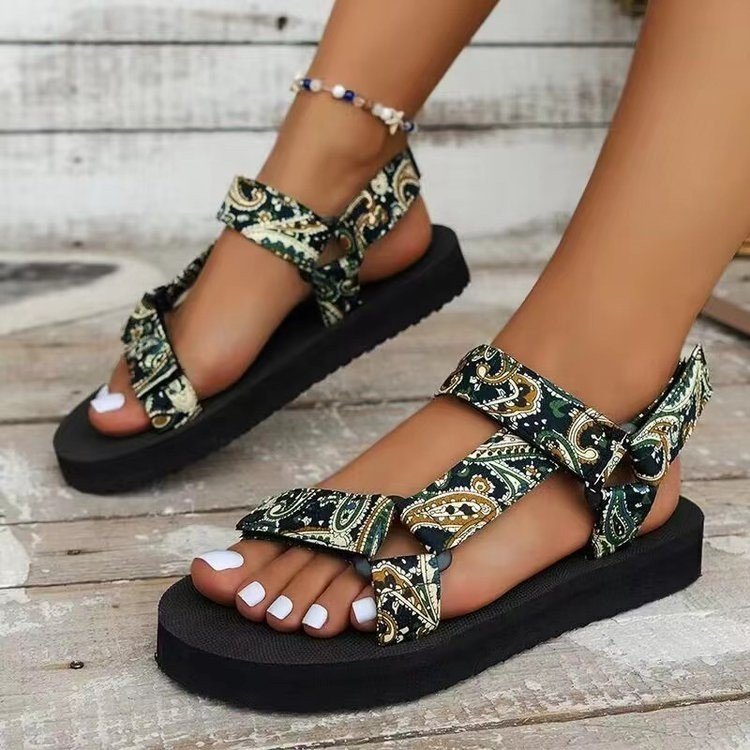 Summer 2025 new large-sized thick-soled sandals for women: thick-soled, color-blocked Velcro, European and American ethnic style beach sandals Application Scenario