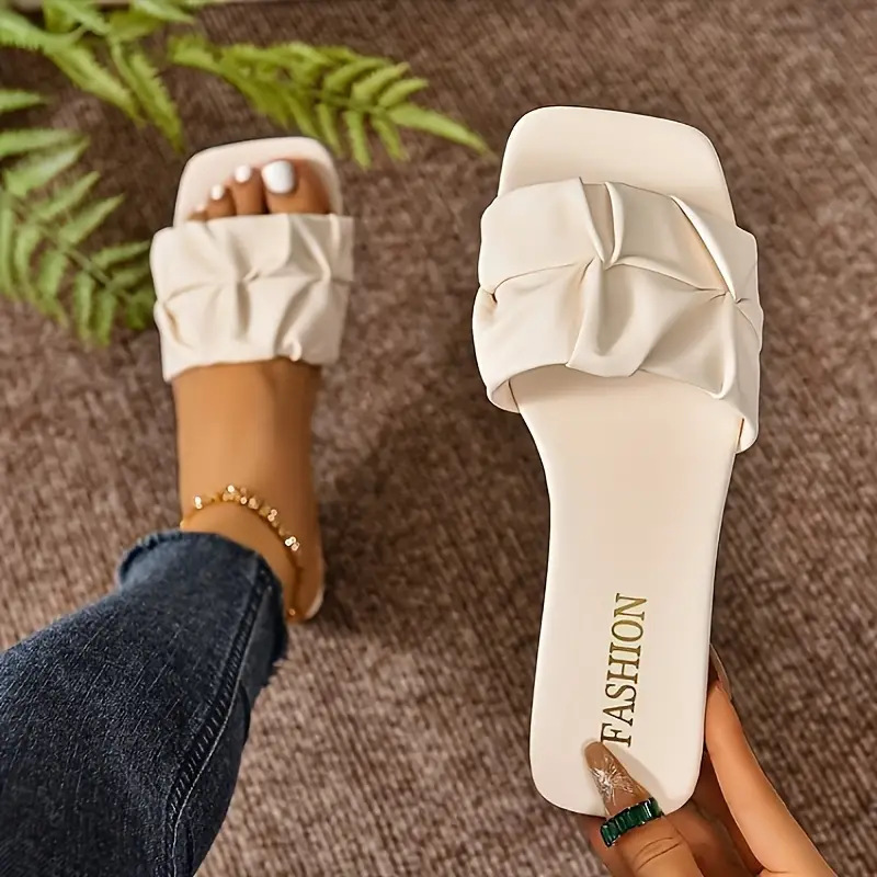 In stock, large-sized cross-border open-toe low-heeled slippers for women in the summer of 2025, fashionable European and American one-line flip-flops details Picture
