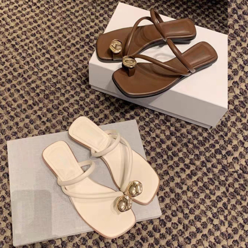 Southeast Asian cross-border square-toed golden buckle flip-flops for women in the summer of 2025, simple low-heeled sandals for outerwear full figure