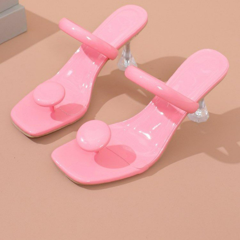 Summer 2024 new style of large-sized sandals for women in foreign trade, square-toed wedge heels, fashionable and casual patent leather beach shoes for women Application Scenario