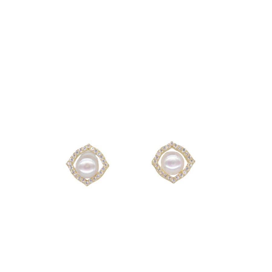 The new ultra-ethereal, dreamy and simple freshwater pearl copper plated with real gold S925 silver needle earrings exude an elegant, fresh and exquisite charm, with a high-end and refined demeanor Item Picture