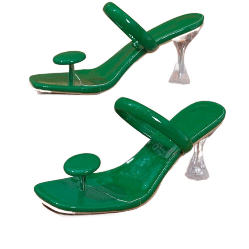 Summer 2024 new style of large-sized sandals for women in foreign trade, square-toed wedge heels, fashionable and casual patent leather beach shoes for women Item Picture