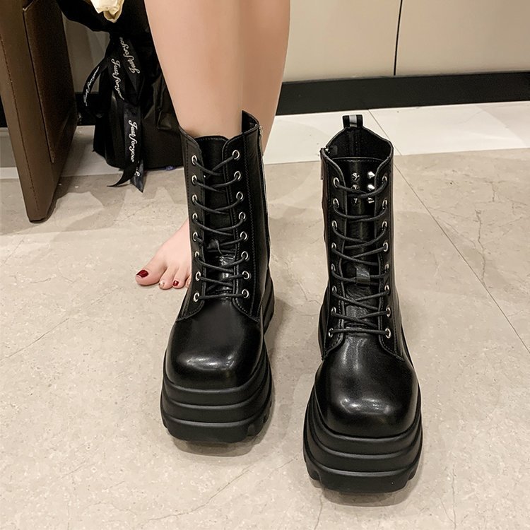 The new Spring/Autumn 2025 fashion and versatile British-style lace-up ankle boots and Dr. Martens boots for women details Picture