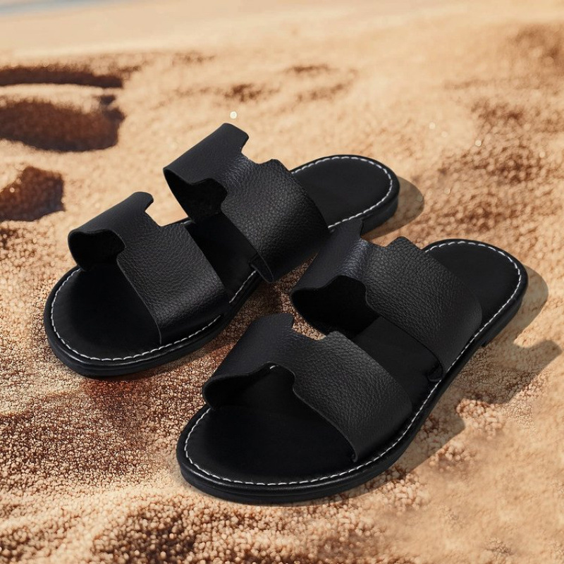 Wholesale of new large-sized foreign trade slippers in one-piece color matching, casual and versatile thick-soled fashionable beach casual slippers details Picture
