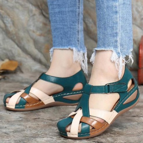 The 2023 summer new style of European and American retro round-toe wedge heel women's Roman sandals with cross buckles details Picture