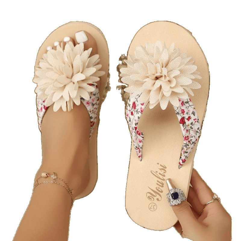Flip-flops for women, overweight and plus-size flower-shaped flat women's cool slippers, new summer couple cool slippers Item Picture