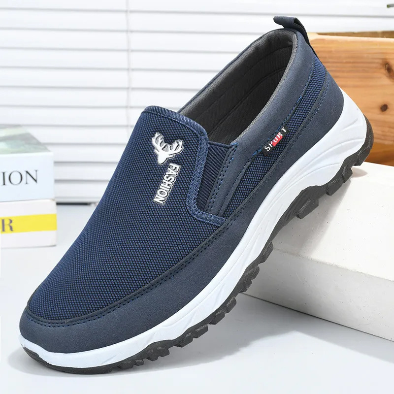 Men's canvas shoes with soft soles, casual, breathable and comfortable. Cross-border wholesale shoes. One-step men's cloth shoes Application Scenario