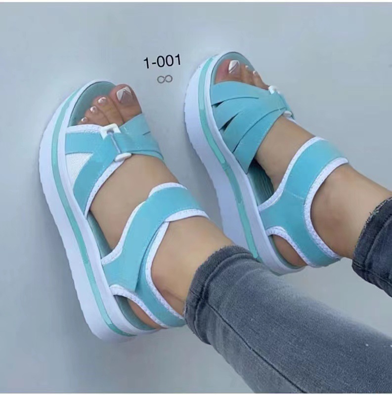 2024 New export European and American large-sized thick-soled sandals for women, cross-border supply, flat Velcro women's beach sandals Application Scenario