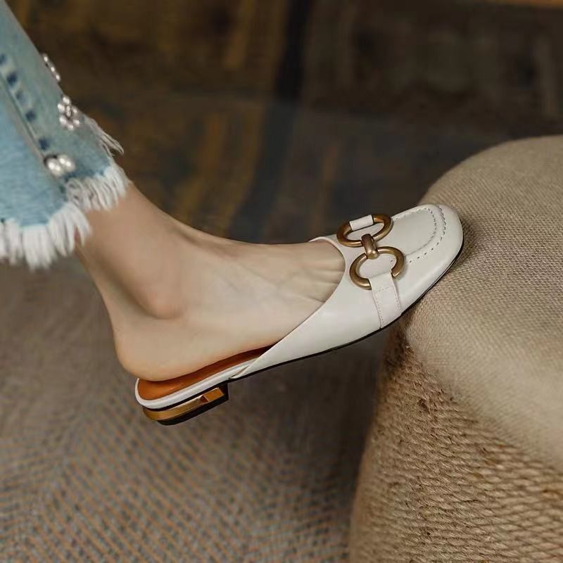 French retro flip-flops for women's summer outerwear, flat and half-heeled 2024 new square-toed lazy Muller shoes for women full figure