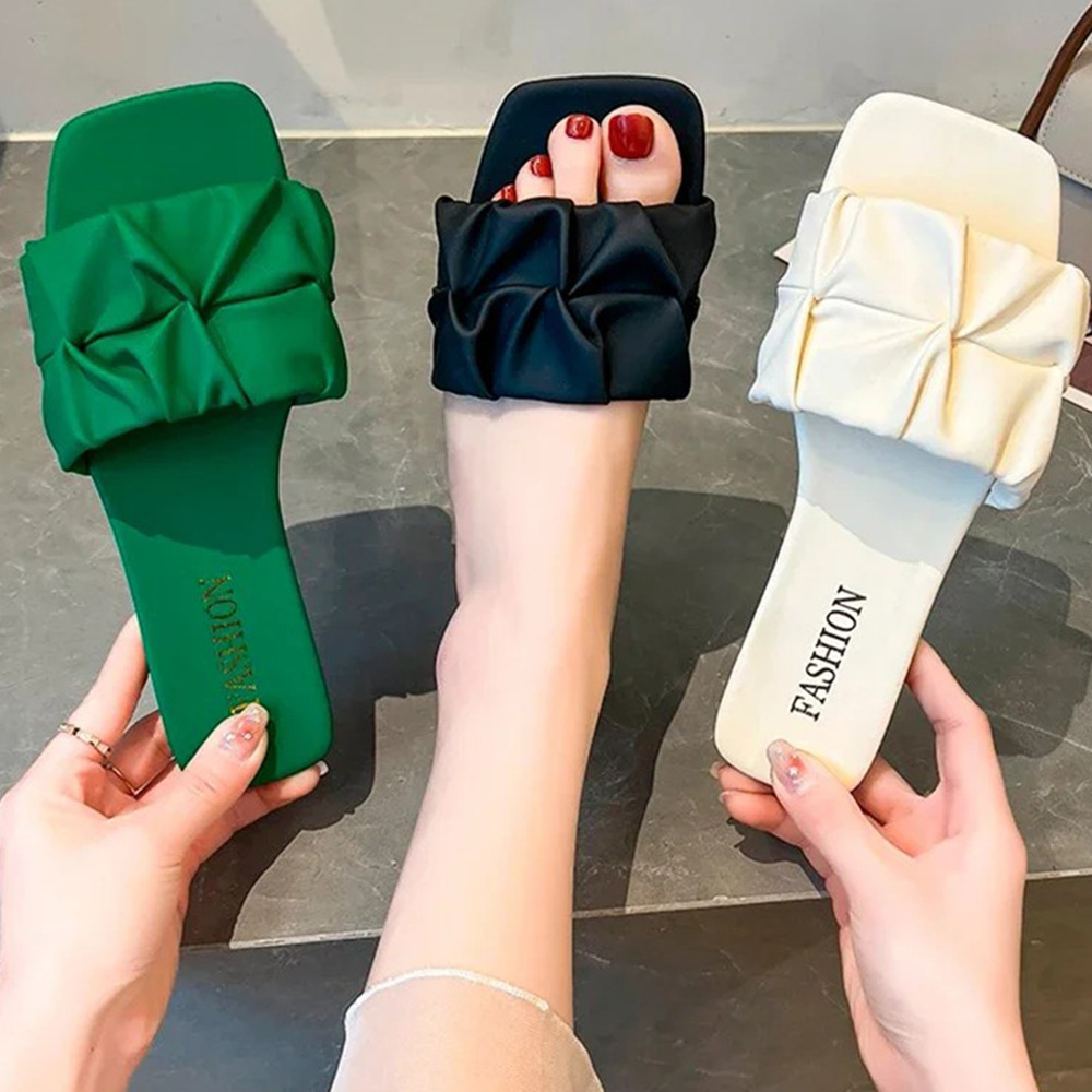 Cross-border 2025 New style pleated slippers for women's summer outerwear, flat and versatile, foreign trade beach cool slippers, women's one-shoulder slippers details Picture