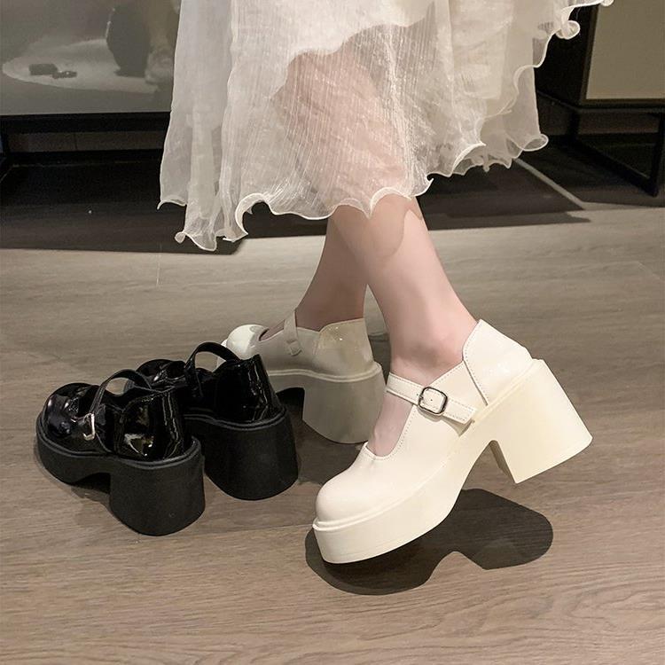 British-style Mary Jane shoes for women, Spring/Summer 2025 new chunky heel one-button single shoes, thick-soled shallow opening versatile small leather shoes Application Scenario