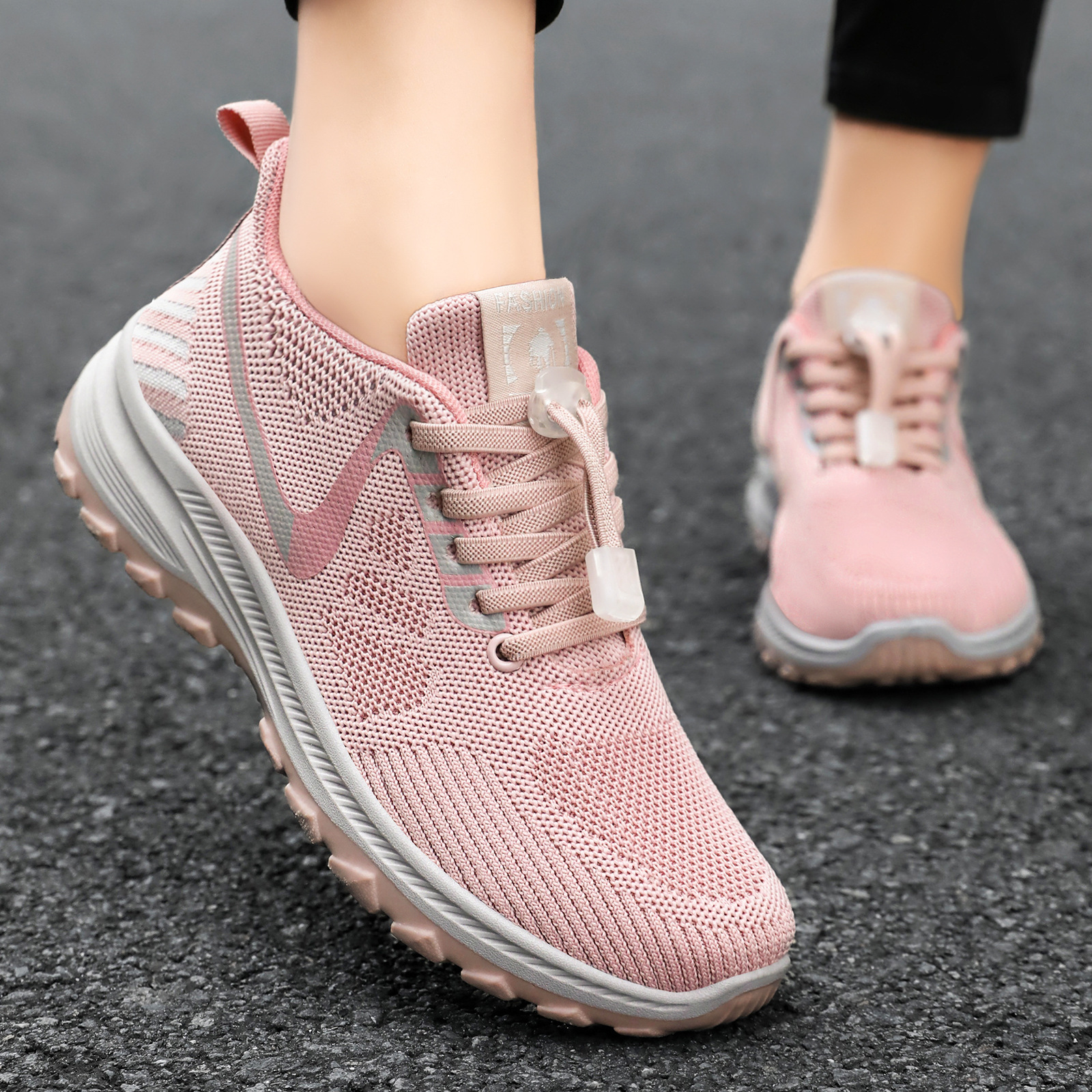 Women's autumn new style travel shoes, breathable and comfortable, middle-aged and elderly walking shoes, soft-soled running shoes, outdoor sports shoes details Picture