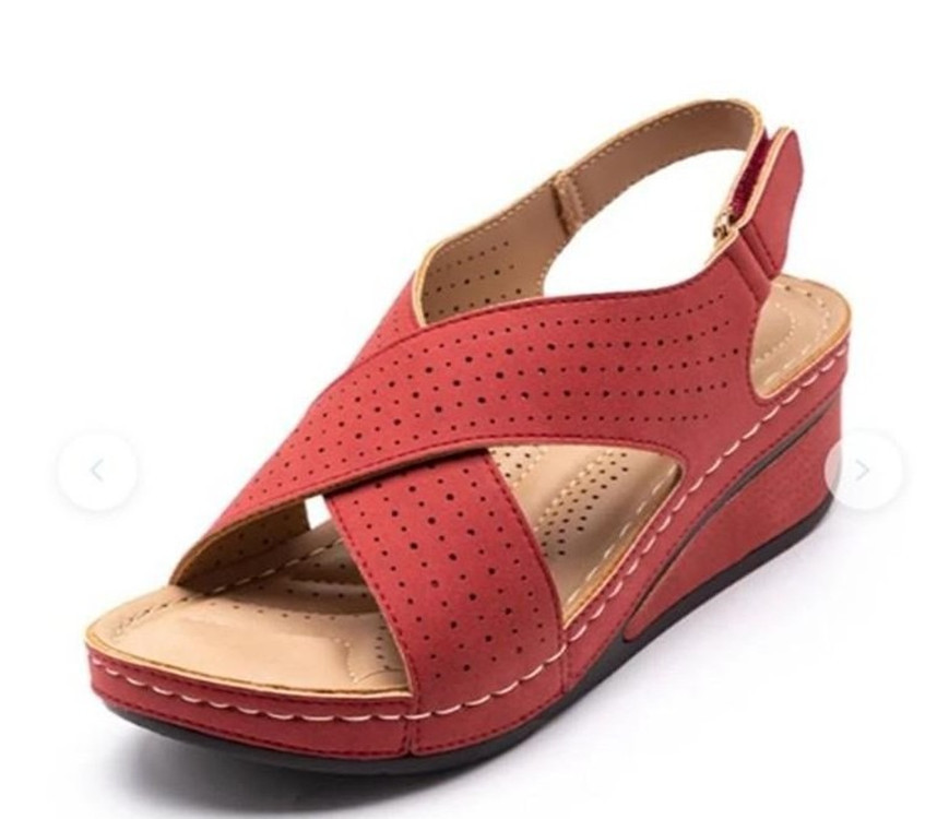 2021 new Amazon European and American export large size slope follow-up stitching retro perforated breathable summer women's sandals Application Scenario