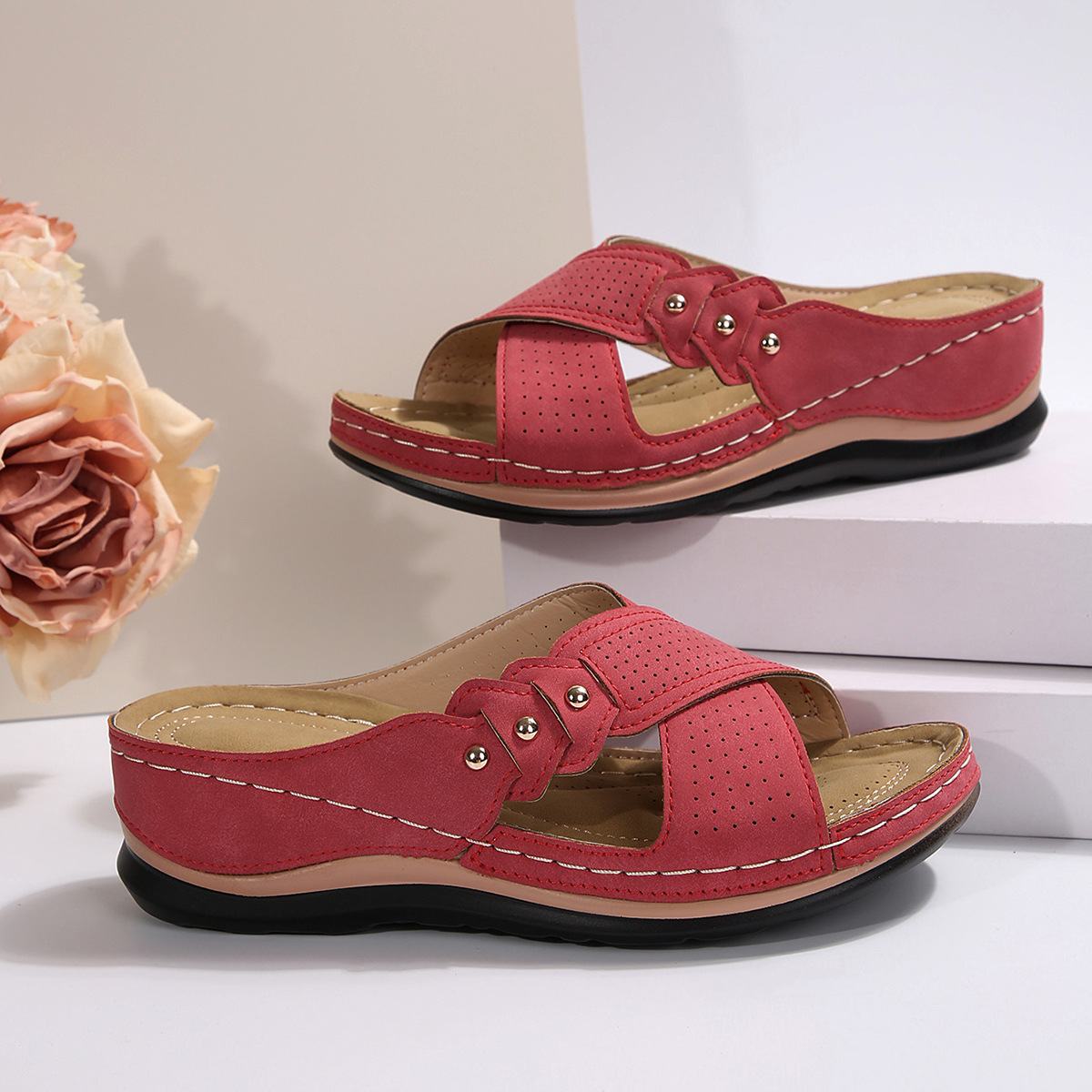 Wedge heel women's slippers in stock, size 43 hollowed-out cross-border export women's shoes, 2024 independent station in Europe and America, thick-soled slippers wholesale Specification drawing