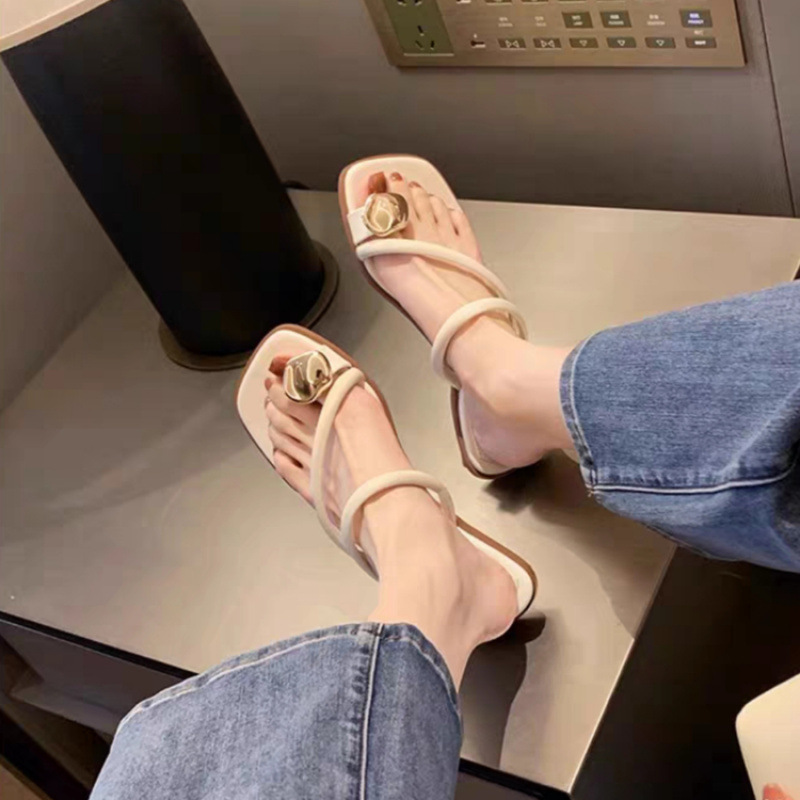 Southeast Asian cross-border square-toed golden buckle flip-flops for women in the summer of 2025, simple low-heeled sandals for outerwear Specification drawing