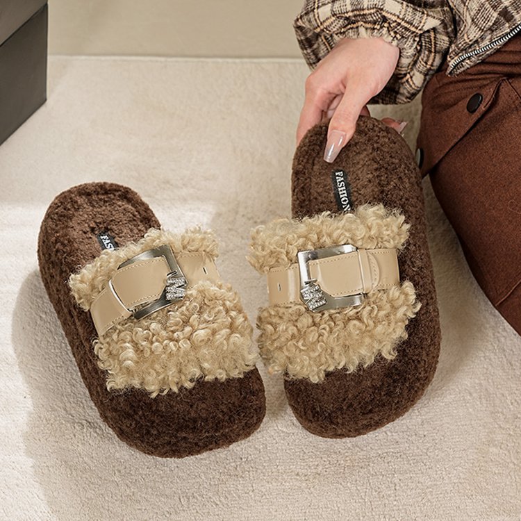 Trendy brown woolen slippers for women to wear outside in autumn and winter, 2025 new style in Instagram, thick-soled, casual and home details Picture
