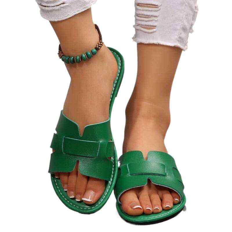 Summer 2025 new style of large-sized flat women's slippers for foreign trade, round toe leather patchwork solid color slippers, beach flip-flops for women Item Picture