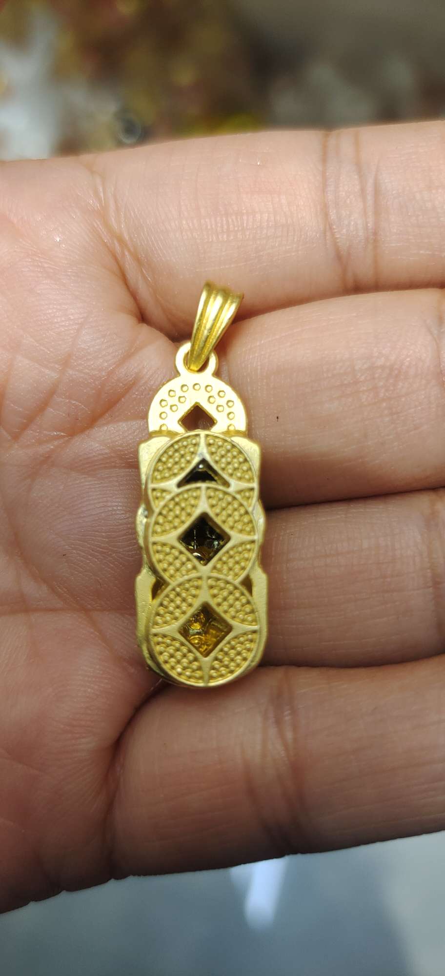 A wide range of fashionable accessories and decorative items are carefully selected. There are a hundred creative combinations of accessories and decorative items to choose from Item Picture