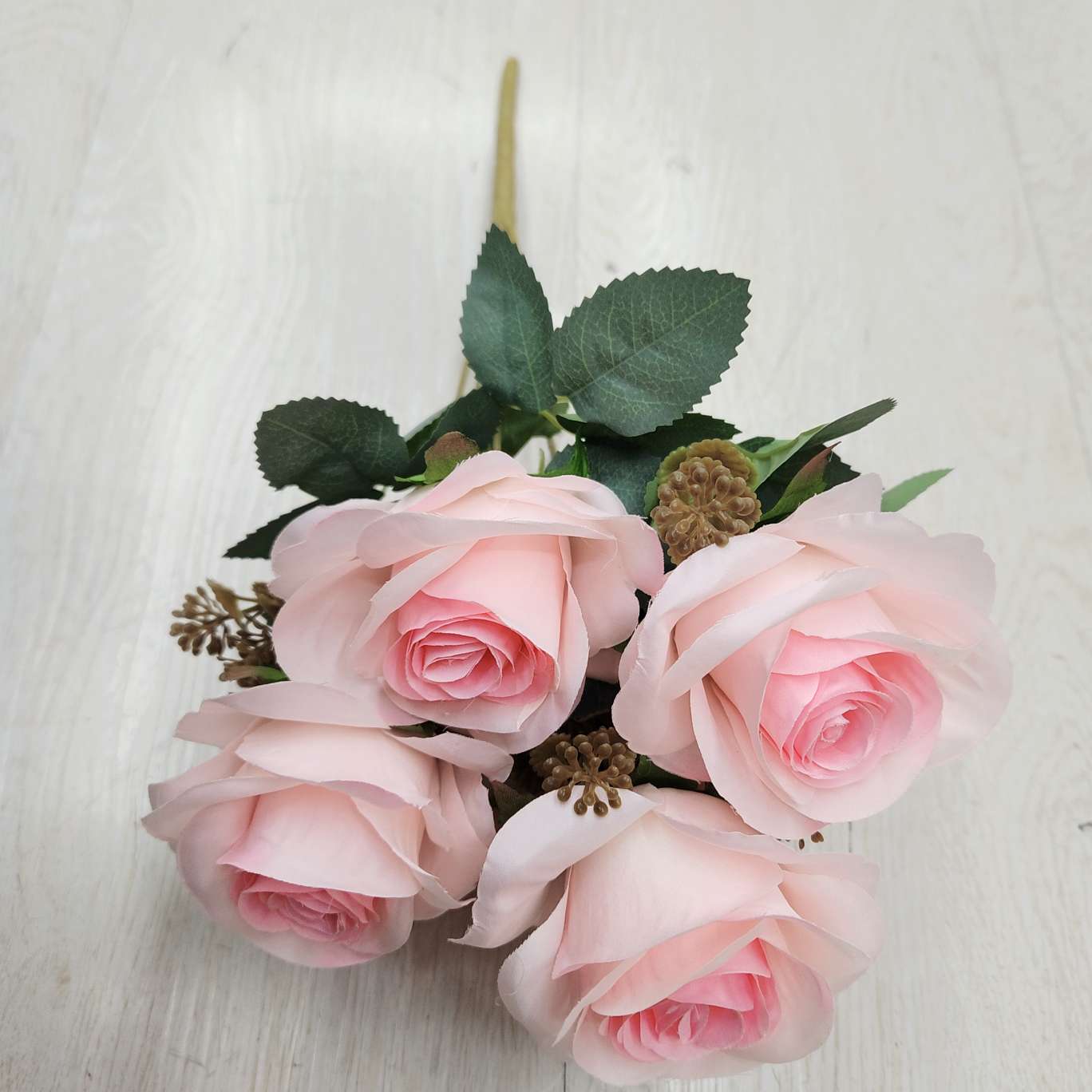 7 Dutch rose office simulation garden rose poles, torches, carnival night guides, electroplated crochet bouquet decorations Application Scenario