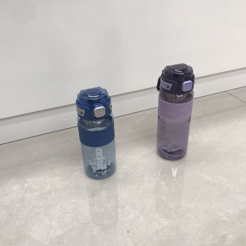 带刻度吸管水杯 双色便携运动水壶 防漏随手杯学生户外健身杯详情4