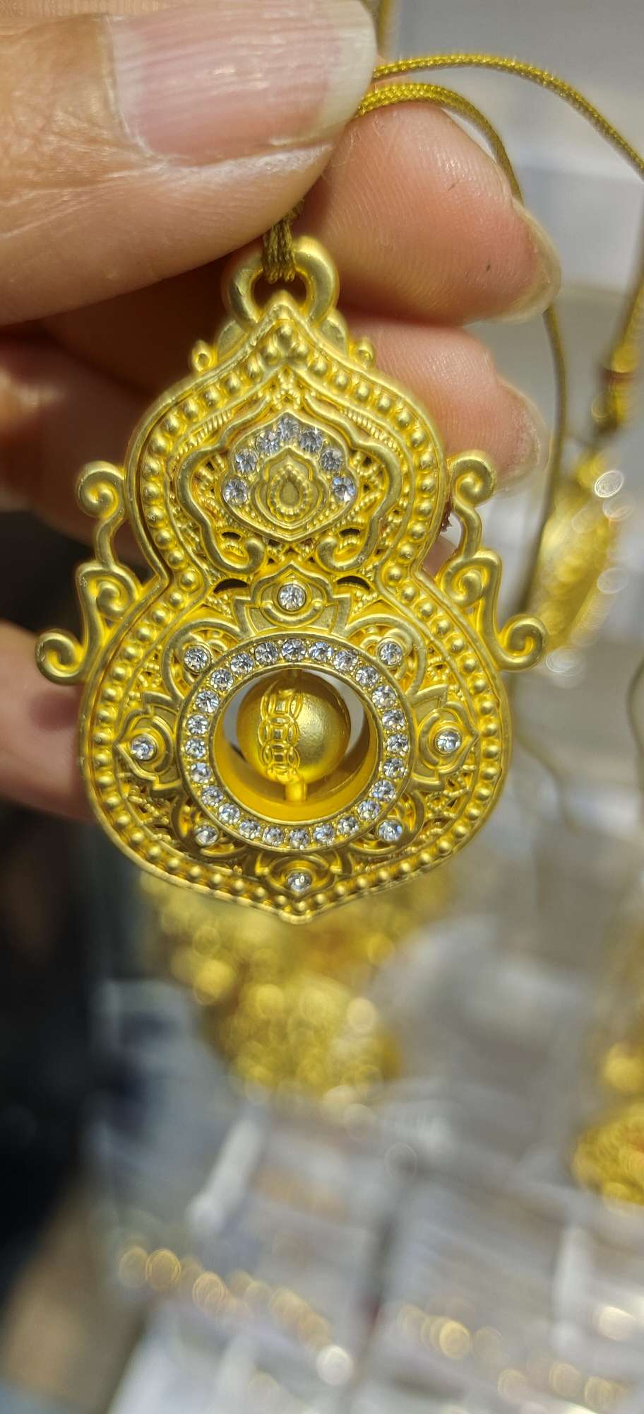 A wide variety of fashionable accessories and ornaments to choose from, with a rich selection of styles, suitable for matching with trendy accessories and ornaments Item Picture