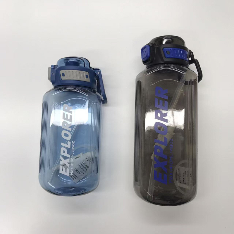 大容量运动水壶 便携吸管水杯 户外健身防漏大号太空杯详情2