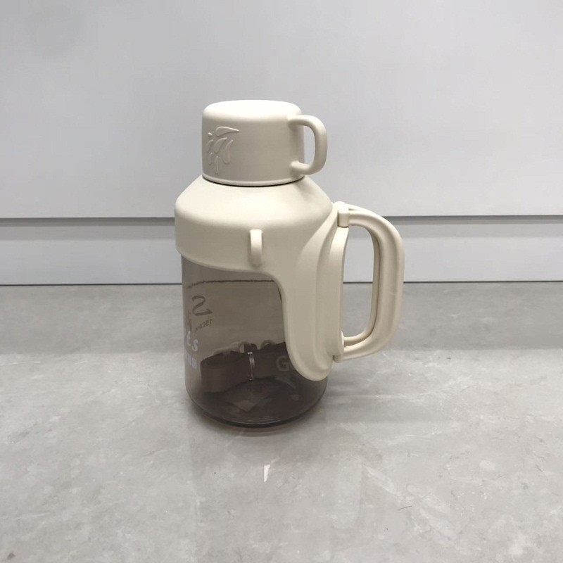 大容量运动水壶 1500/2000ml 便携提手水杯 户外健身防漏大号太空杯详情4
