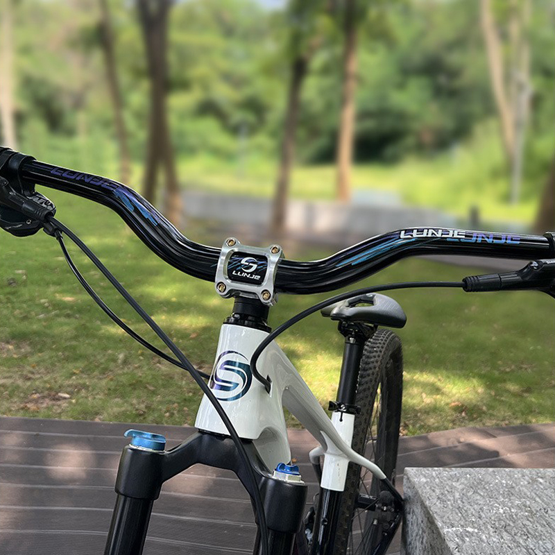 XT-L028BT Bright surface color-changing dazzling dead car handlebars, mountain bike handlebars, bicycle horizontal handlebars, speed descent off-road, aluminum alloy swallow handlebars, color logo large swallow handlebars Item Picture