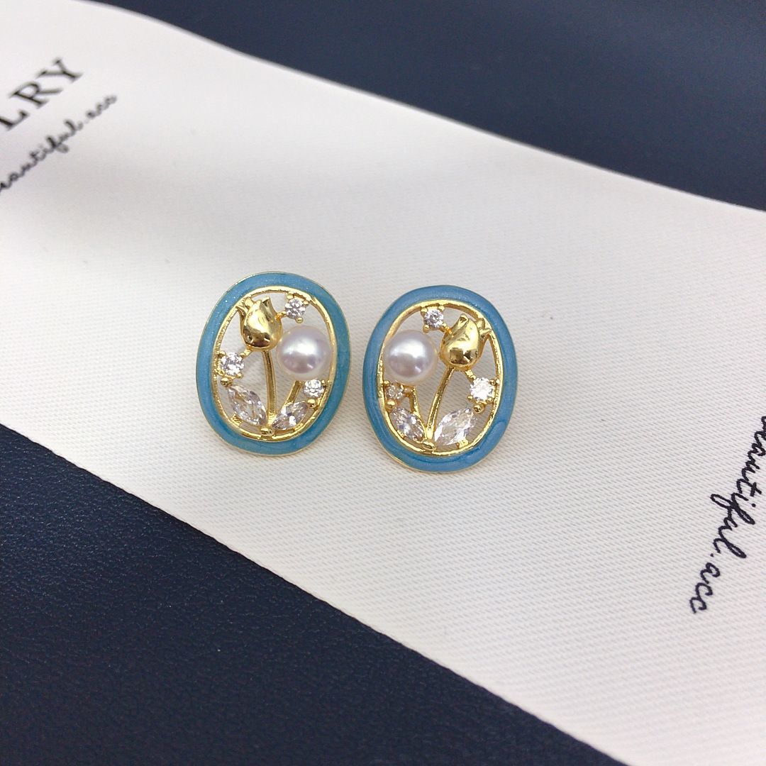 Retro hollowed-out rose geometric blue glazed natural freshwater pearl stud earrings, elegant, exquisite and high-end earrings necklace, pearl necklace jewelry detail image 4