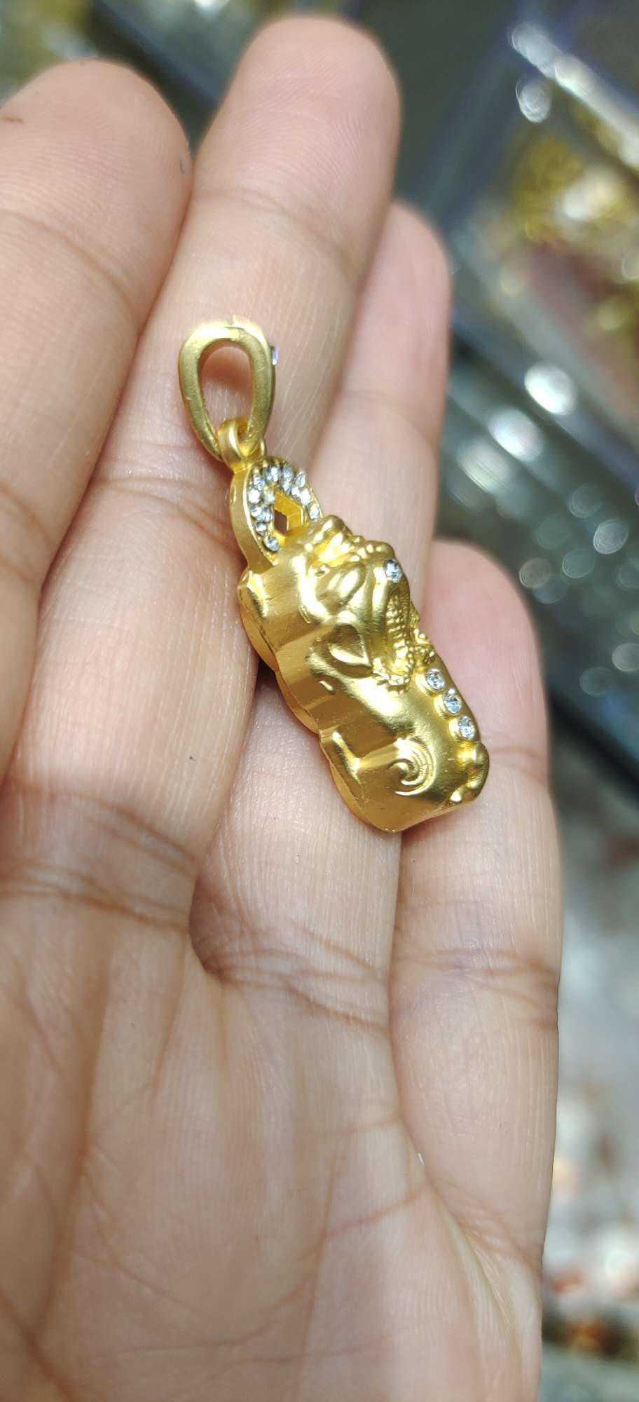 A wide range of fashionable accessories and decorative items are carefully selected. There are a hundred creative combinations of accessories and decorative items to choose from Application Scenario