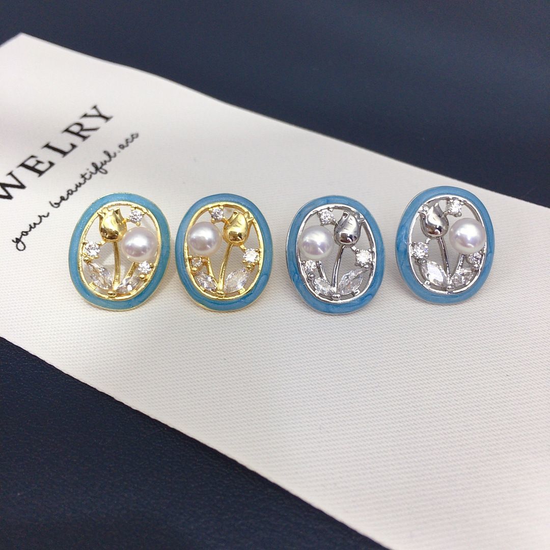 Retro hollowed-out rose geometric blue glazed natural freshwater pearl stud earrings, elegant, exquisite and high-end earrings necklace, pearl necklace jewelry