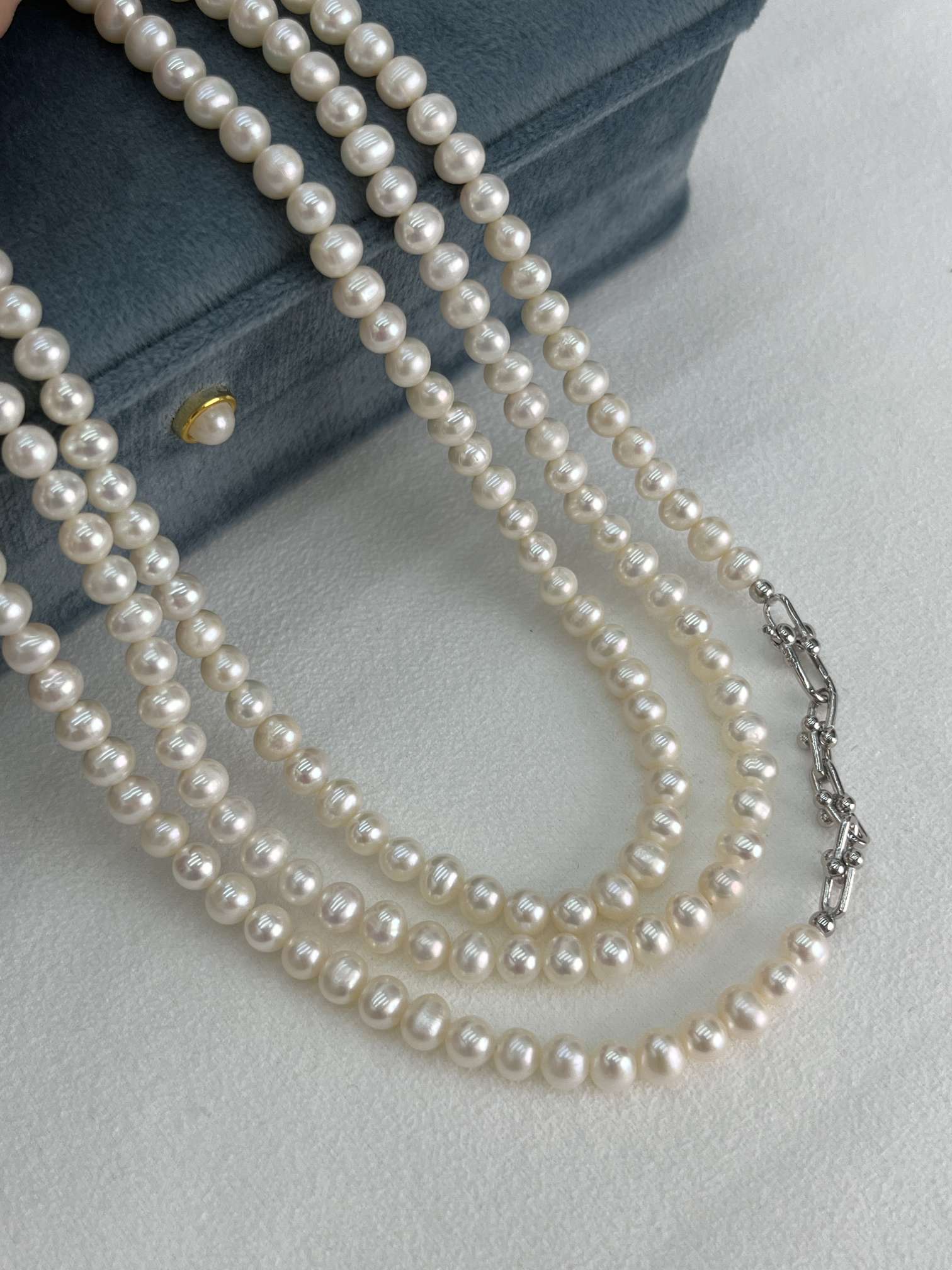 125cm natural freshwater seedless multi-layer pearl long sweater chain, ins style S925 chain buckle, multi-wear style Application Scenario