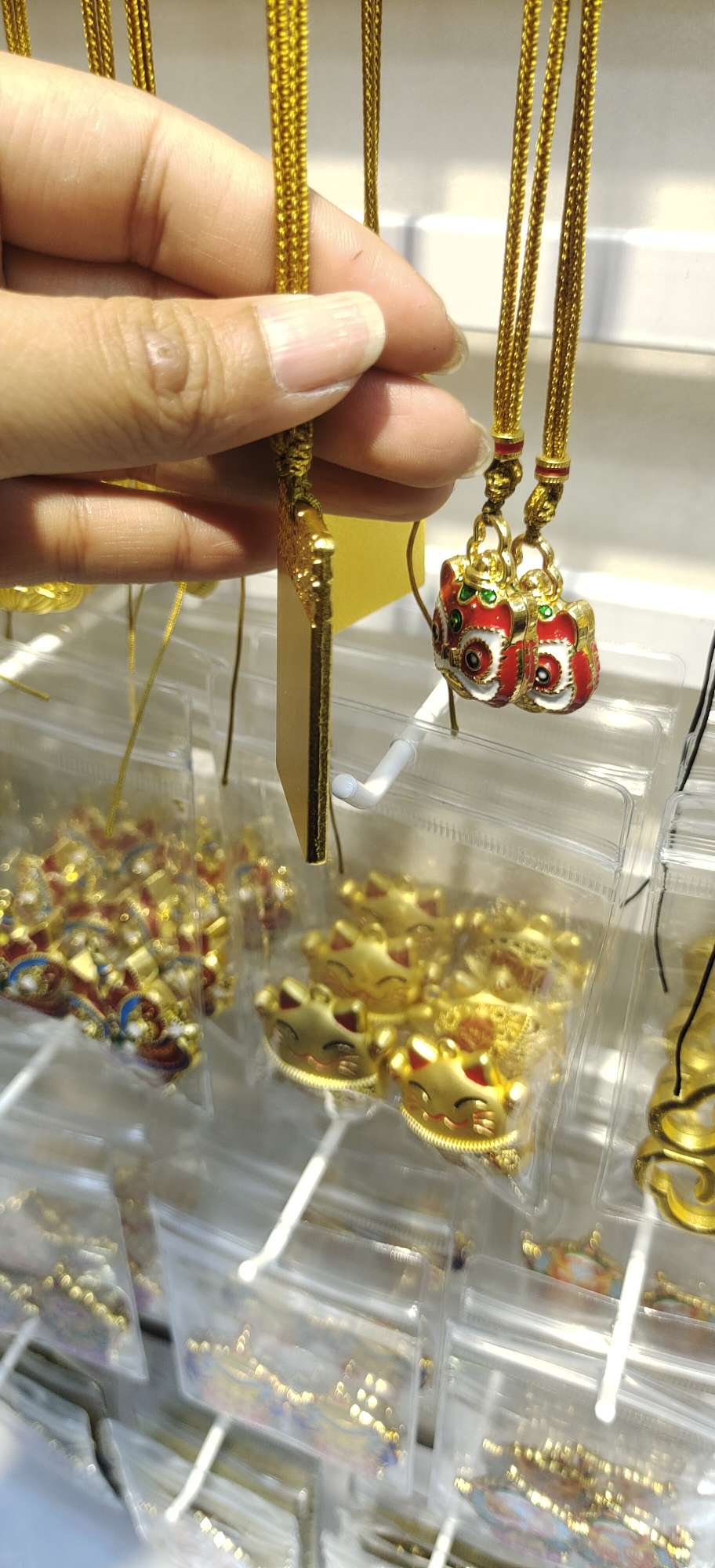 A wide range of exquisite jewelry accessories, creative and fashionable jewelry accessories, carefully selected and diverse choices Specification image