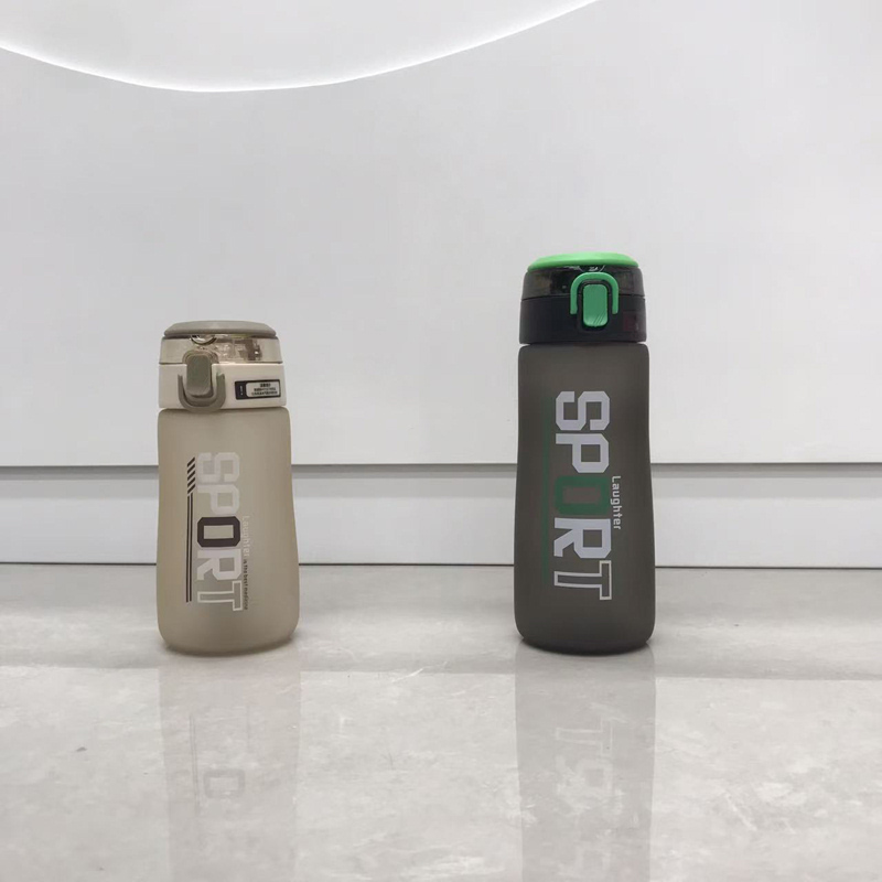 多色磨砂运动水杯 便携提环吸管杯 户外健身学生防漏随手杯详情4