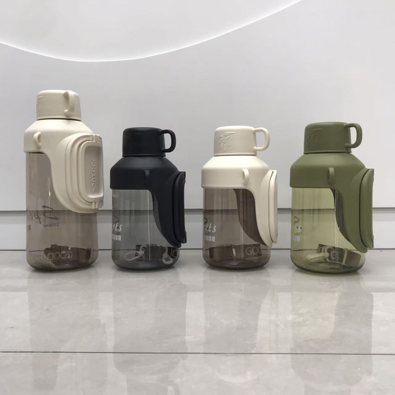 大容量运动水壶 1500/2000ml 便携提手水杯 户外健身防漏大号太空杯详情3
