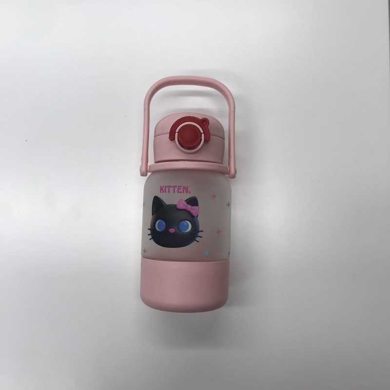 卡通动物儿童吸管水杯 便携提手防漏水壶 宝宝可爱萌趣幼儿园喝水杯详情4