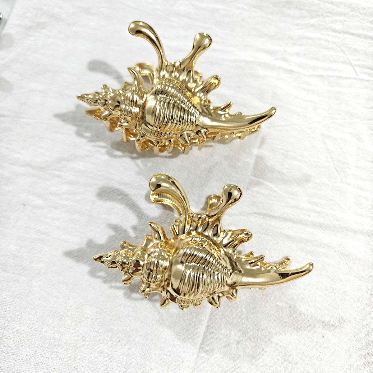 High-end conch grappling clips, European and American beach-style shark clips, ocean hair accessories and headwear Specification image
