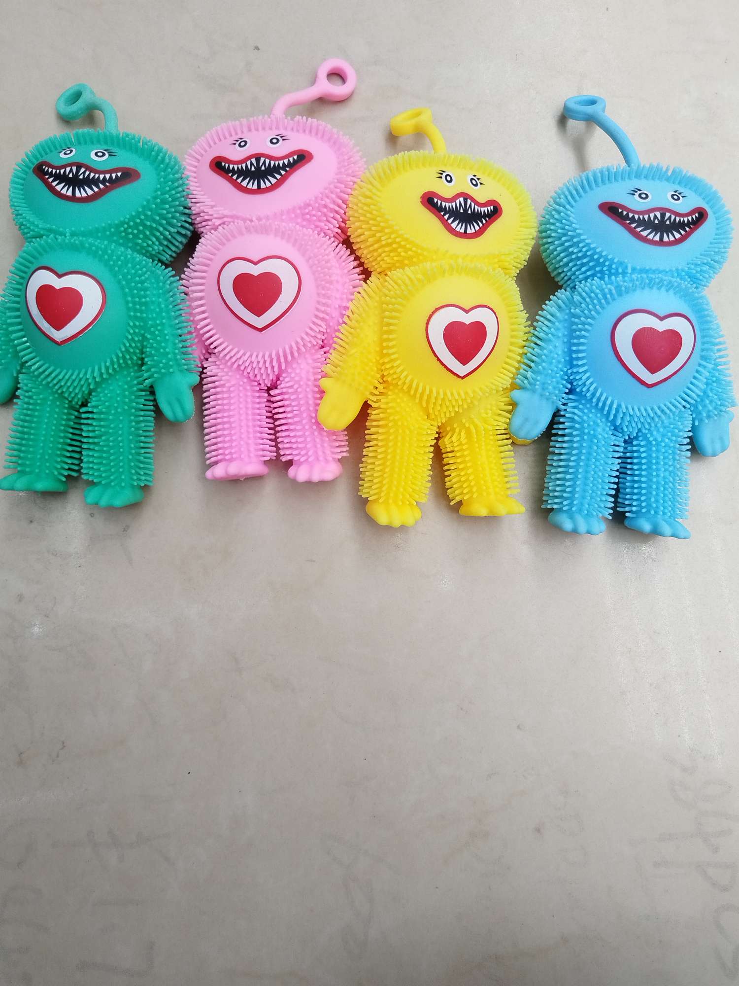 毛毛球长腿波比带灯捏捏乐白底实物图