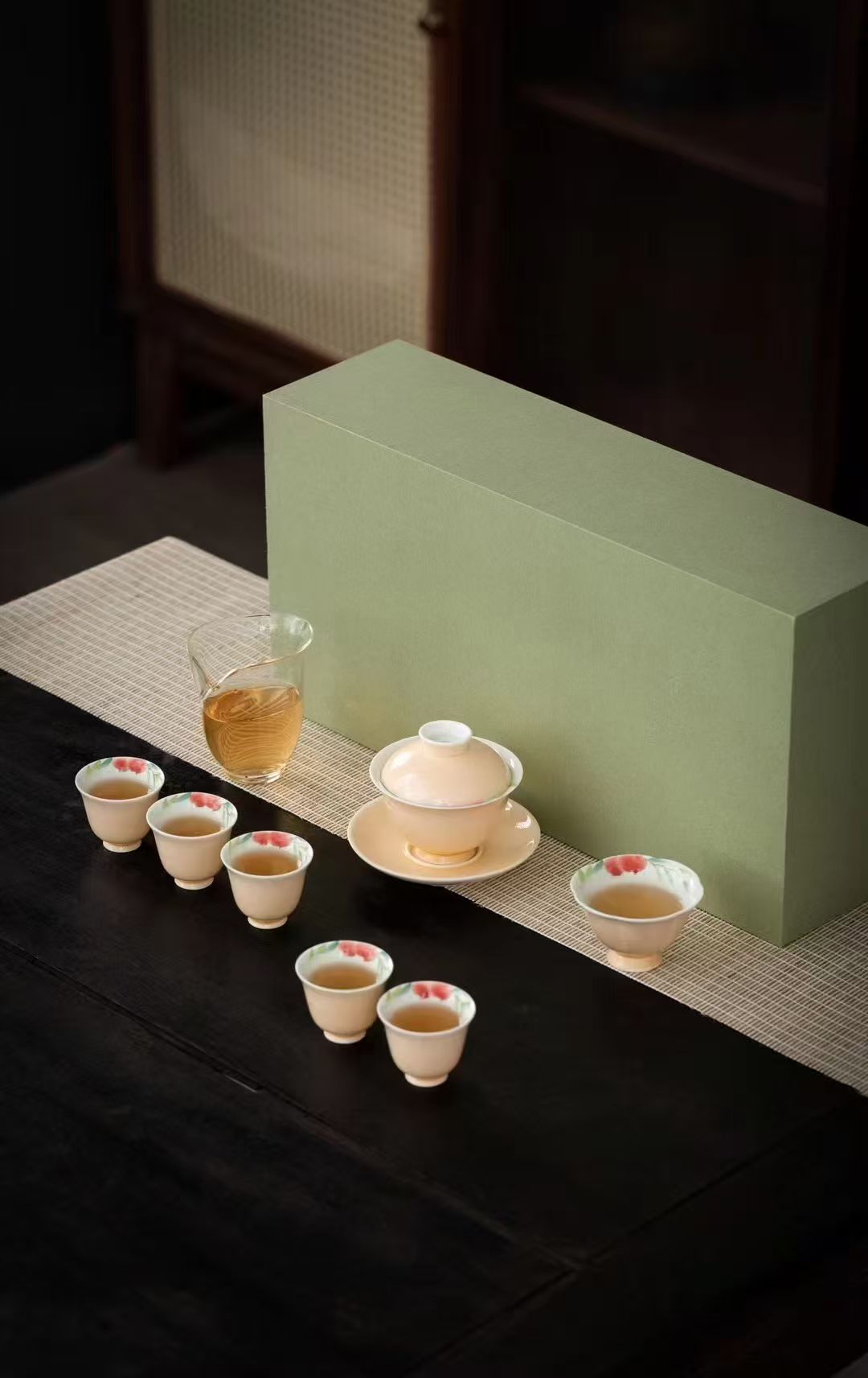 白瓷手绘寿桃姜黄系列8头套组配礼盒商务礼品茶具套装详情4