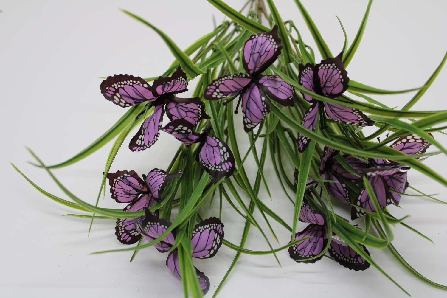 A variety of creative simulation handicrafts, handcrafted ornaments, gifts, decorative artworks and a large number of butterfly bouquets to choose from Specification image