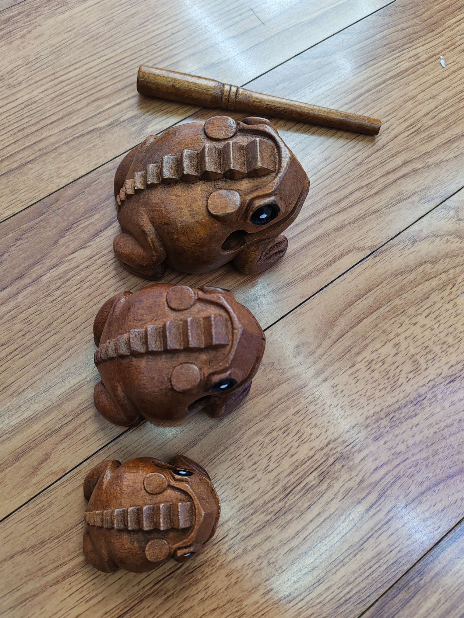 4号高7.3宽7.8长12.5...3号长9.2高6.5宽7.2....2号高4.2长6.2宽4.8实木青蛙木鱼手工雕刻