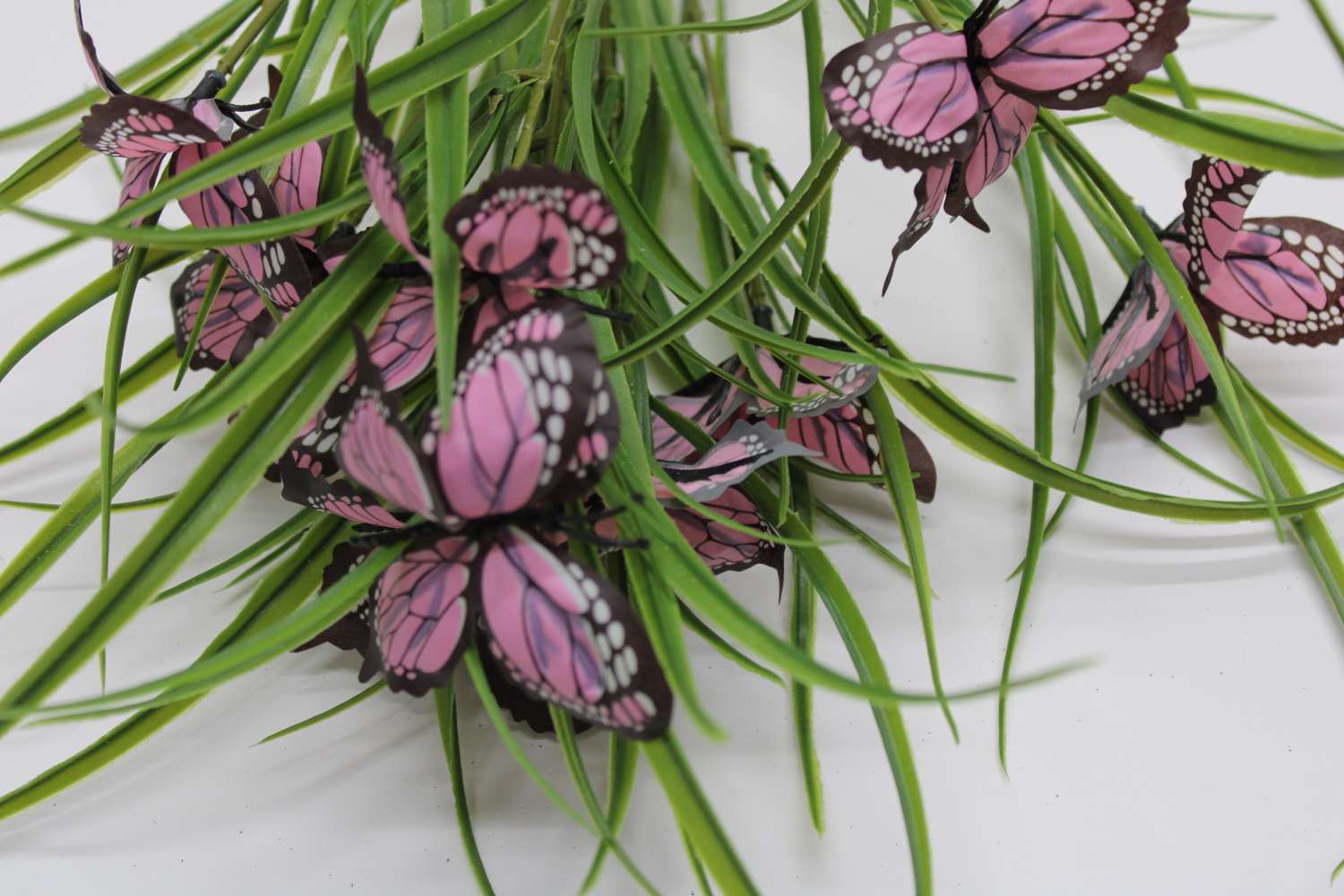 A variety of creative simulation handicrafts, handcrafted ornaments, gifts, decorative artworks and a large number of butterfly bouquets to choose from detail image 5