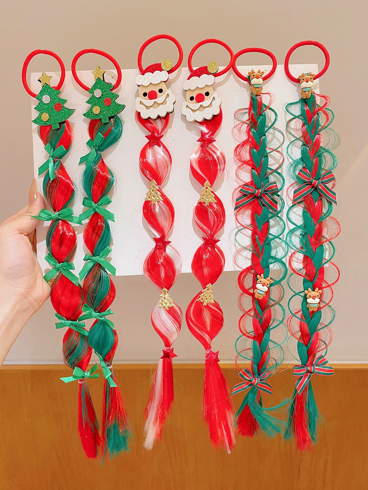 Cute children's hair bands, Christmas festival party hair clips, hair bands, fake hair bands, Christmas tree, Santa Claus hair bands, cute children's hair bands, Christmas festival party hair clips, hair bands, fake hair bands Application Scenario