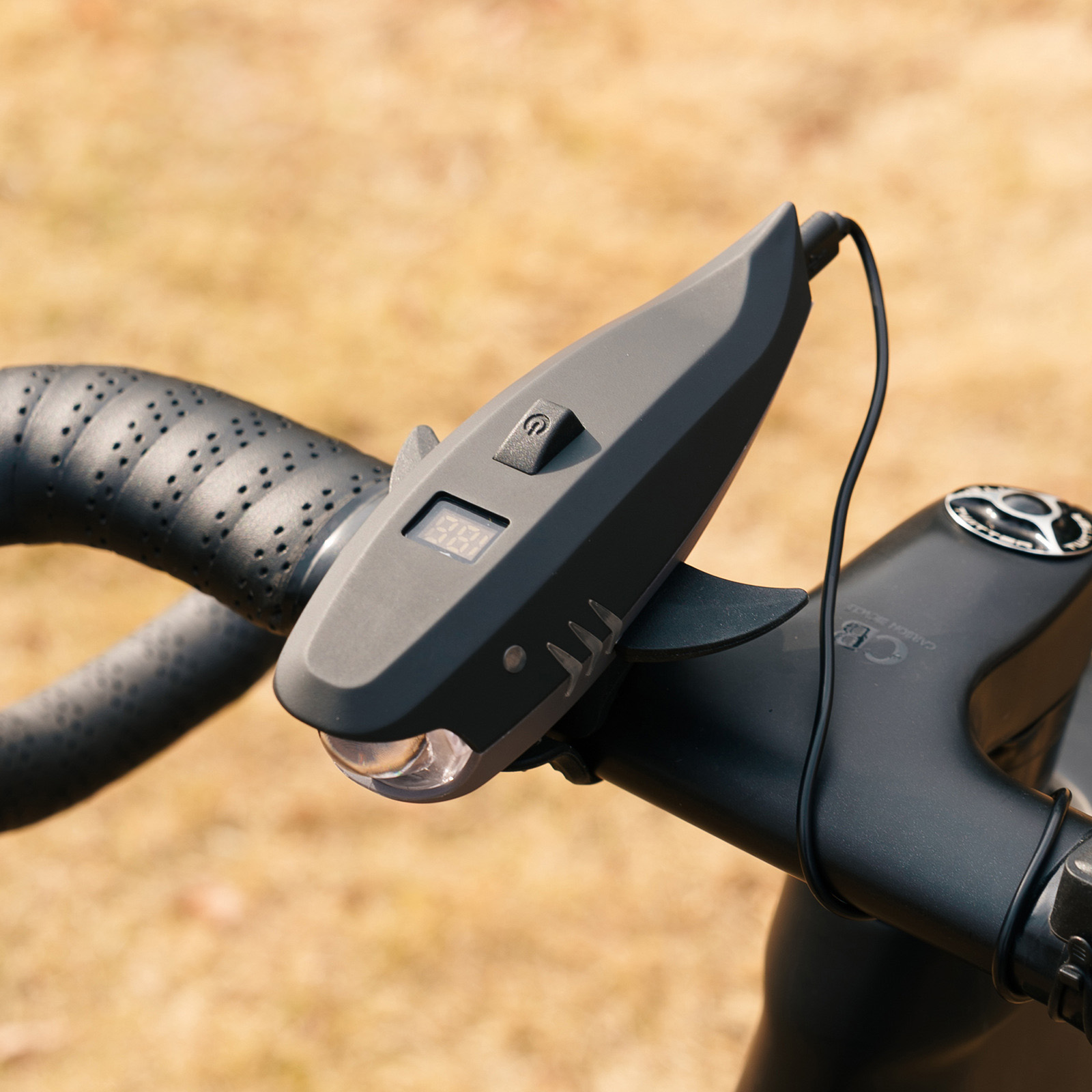 Bicycle headlights, night cycling bicycle lights, mountain bike riding equipment accessories, children's shark super loud bell horn Item Picture