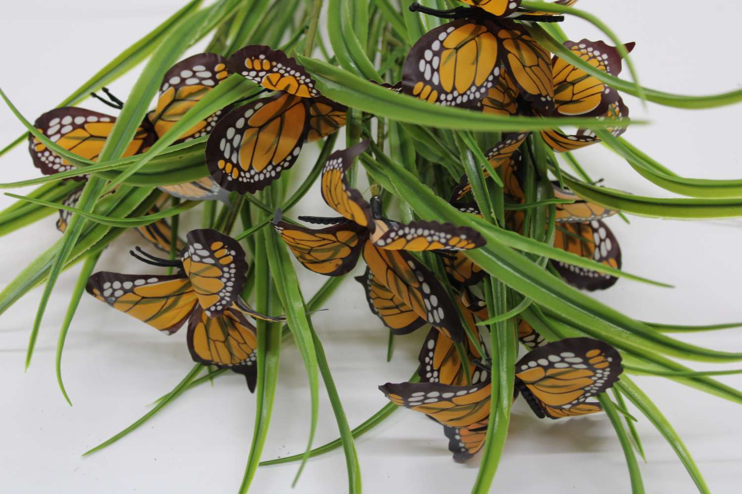 A variety of creative simulation handicrafts, handcrafted ornaments, gifts, decorative artworks and a large number of butterfly bouquets to choose from detail image 3