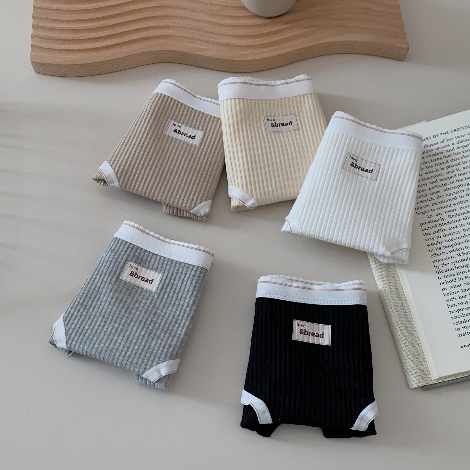 American-style underwear for women, pure cotton sporty, antibacterial crotch, all-cotton extended, mid-waist, comfortable and hip-hugging underwear for girls Application Scenario