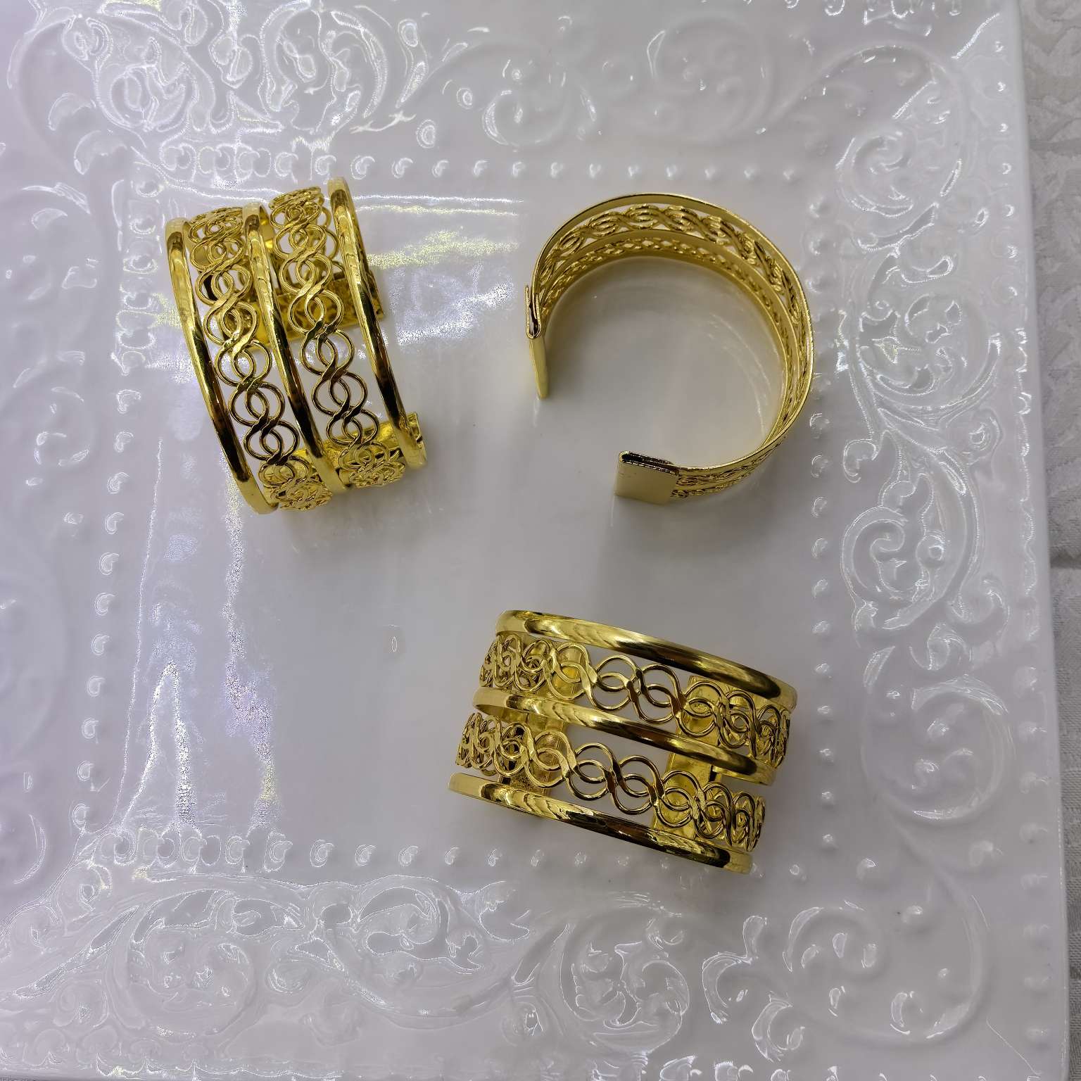 外贸热销三边双条麻花金属餐巾环餐巾扣餐巾圈口布圈酒店婚庆餐桌装饰用品家居餐桌装饰工艺品